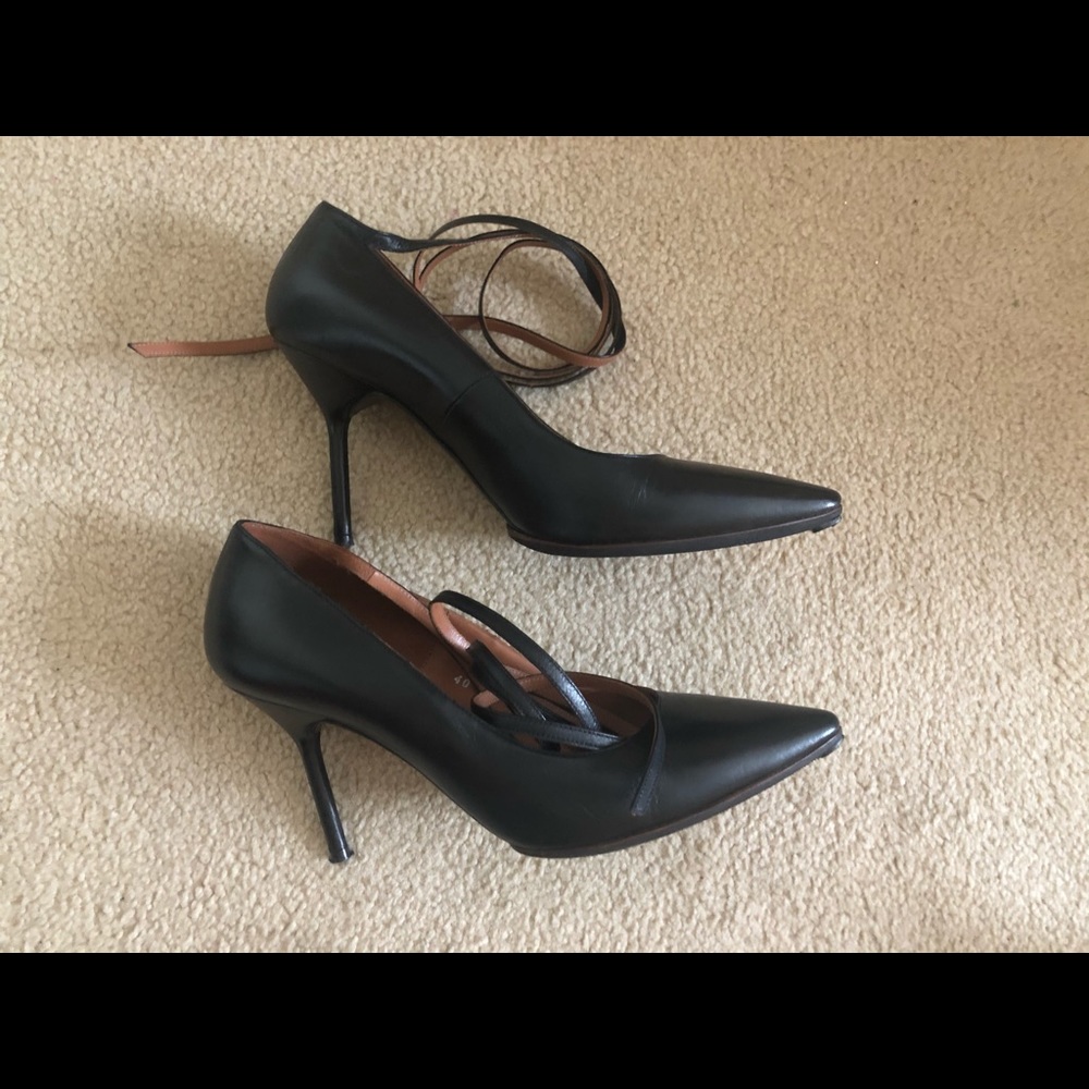 Shoes - Picture 4 of 7